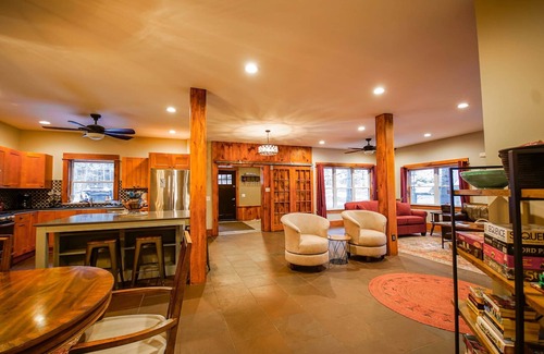 Keene House | Birdsong: Your Ideal High Peaks Getaway Awaits