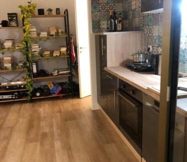 Neukoelln Apartment | Discover Birdsong Temple: Family-Friendly Retreat Awaits