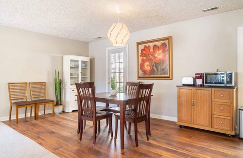 Southwest Raleigh House | Birdwatchers 3BR Escape Near Raleigh Trails & NCSU