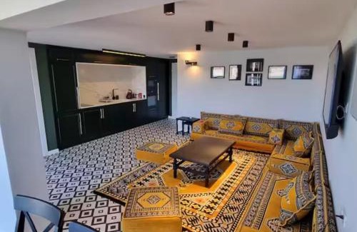 Masade Apartment | BiRKA Suites: Family-Friendly Getaway by Ram Pool