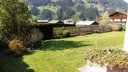 Zell am Ziller Apartment | Birkenhof: Family-Friendly Retreat with Oceanfront Views