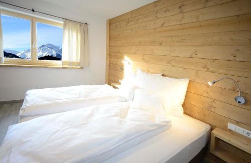 Seefeld in Tirol Apartment | Birklstüberl Restaurant und Appartement
