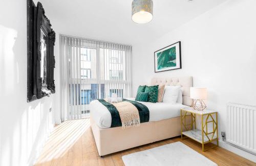 The Westside Apartment | Pet-Friendly 2 Bedroom Apartment in Birmingham City Centre