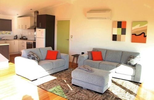 Binalong Bay House | Discover Birubi: Family-Friendly Retreat on Bay of Fires