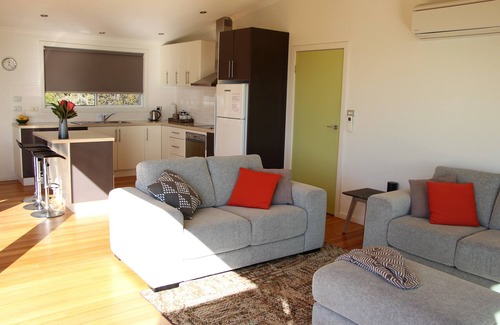 Binalong Bay House | Discover Birubi on Bay of Fires: Guest Rated 10/10 Stay