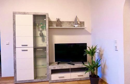 Solingen Apartment | Ideal Stay for 5 with Ocean Views and Workspace