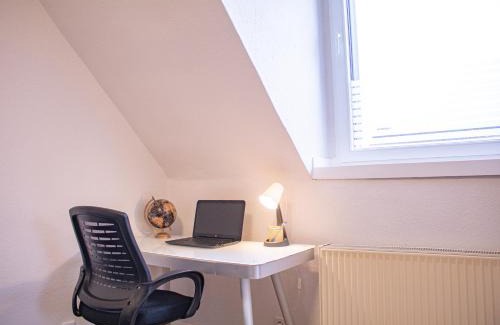 Solingen Apartment | Ideal Stay for 5 with Ocean Views and Workspace