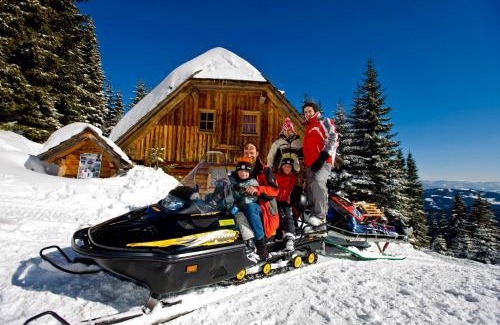Bad Sankt Leonhard im Lavanttal Ski Chalet | Pet-Friendly Bischofhütten with High Guest Ratings