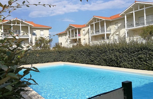 Biscarrosse Plage Apartment | Oceanfront T3 Apartment with Pool & Spa, Rated 9.6/10