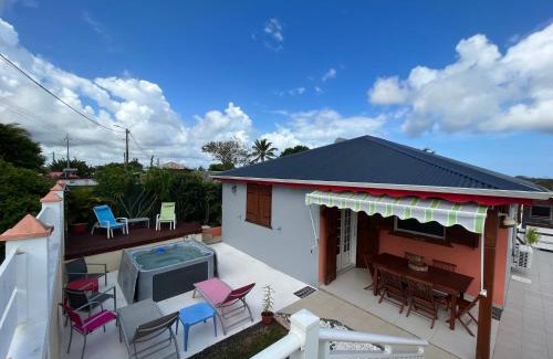 Petit-Canal House | Oceanfront Bliss at Biscuit - Gîte du moulin with Spa