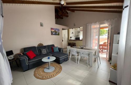 Petit-Canal House | Oceanfront Bliss at Biscuit - Gîte du moulin with Spa