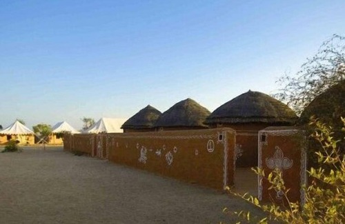 Uchiyarda Hotel | Experience Bishnoi Village Camp and Resort: Family-Friendly Stay