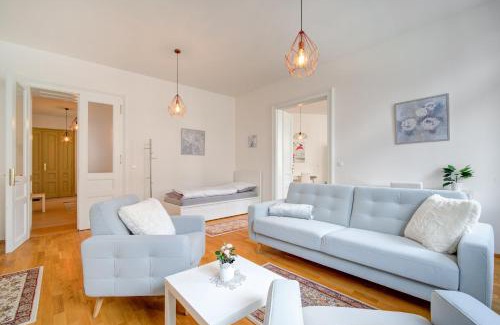 Brno-stred Apartment | Family-Friendly Bishop Apartments - 4-Star Quality Awaits