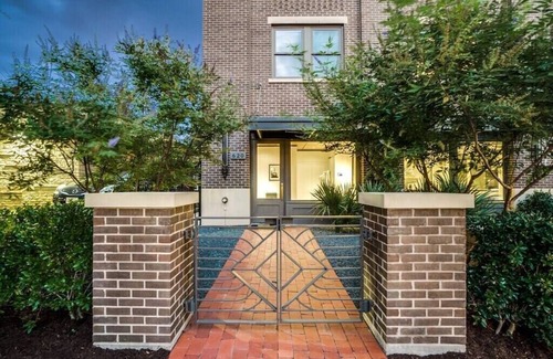 Kessler Apartment | Bishop Arts Lofts Unit 9 Penthouse Suite