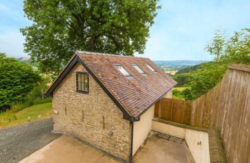 Bishops Castle House | Family-Friendly Stay at Bishop's Castle Barn - 5-Star Comfort