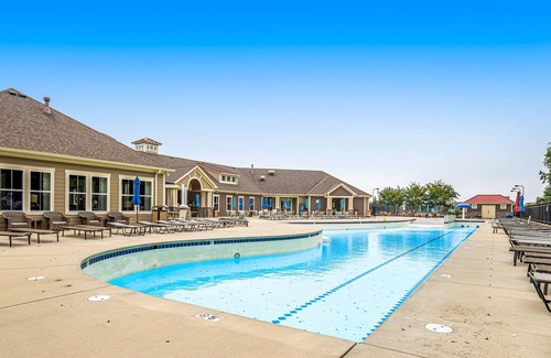 Millville House | Bishops Landing townhome with on-site pool, tennis, gym, & scenic views