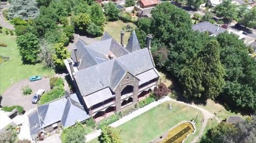 Lake Wendouree House | Relax at Bishops Palace Ballarat with Family-Friendly Perks
