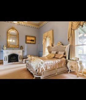 Lake Wendouree House | Relax at Bishops Palace Ballarat with Family-Friendly Perks