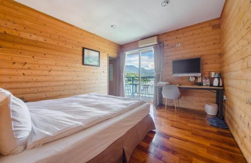 Yuchi Bed & Breakfast | Charming Lakeside Retreat at 碧水山居民宿 - Family Friendly