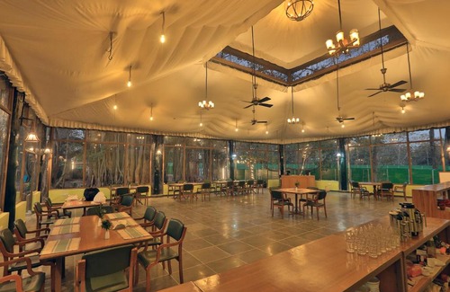 Turiya Hotel | Inviting Bison Retreat - Enjoy Family-Friendly Amenities