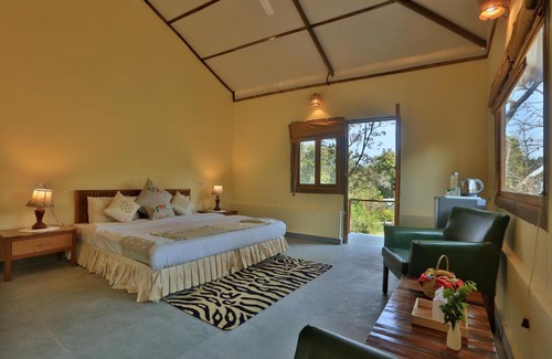 Turiya Hotel | Inviting Bison Retreat - Enjoy Family-Friendly Amenities
