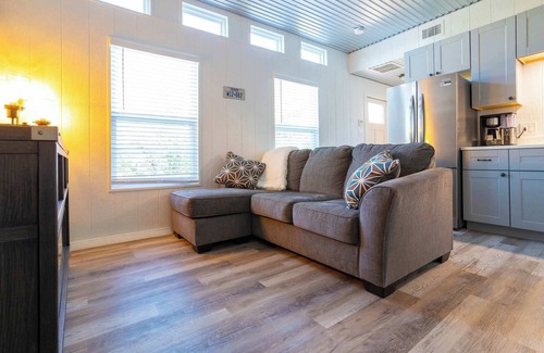 Johnson City House | Bison View Secluded Cabin for 6 w/Hot Tub on Wildlife Sanctuary