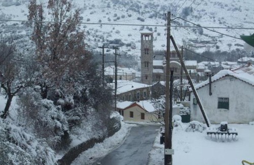 Vlachokerasia House | Family-Friendly Bistola Guesthouse with Breakfast Included
