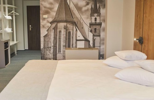 Bistrita Hotel | Welcoming Bistrita: Family-Friendly Stay with Dining Options