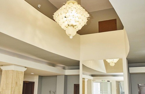 Bistrita Hotel | Welcoming Bistrita: Family-Friendly Stay with Dining Options