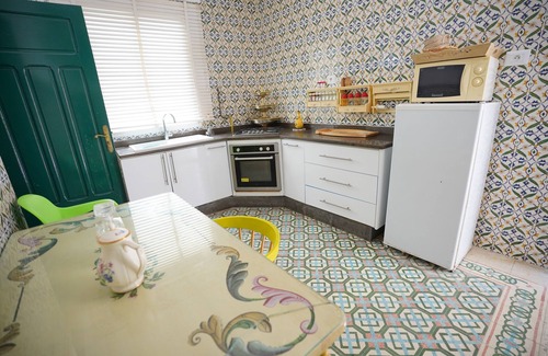 Borj Erras Bed & Breakfast | Experience Dar el Hamra: Family-Friendly with Breakfast!