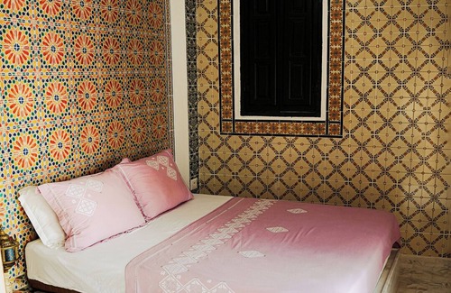 Borj Erras Bed & Breakfast | Experience Dar el Hamra: Family-Friendly with Breakfast!