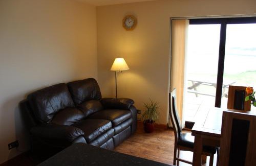 Hallin House | Bitacora: 5-Star Stay with Family-Friendly Amenities