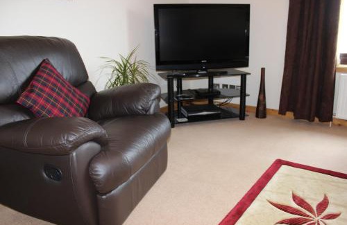 Hallin House | Bitacora: 5-Star Stay with Family-Friendly Amenities