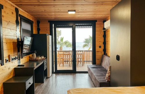 Bodrum City Center Cabin | Cozy Bitez Tiny House with Ocean View & Pet-Friendly Amenities