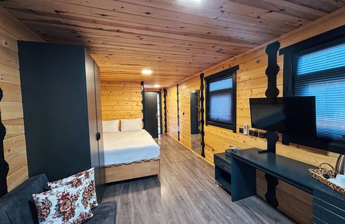 Bodrum City Center Cabin | Cozy Bitez Tiny House with Ocean View & Pet-Friendly Amenities