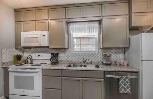 Amarillo House | Convenient Bivins Suite: Pet-Friendly & Ideal Location