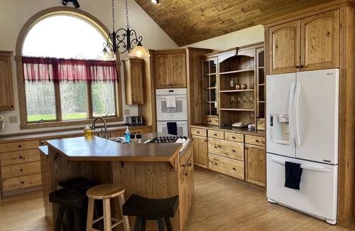 Forbes House | Top-Rated Biwabik Bunkhouse with Stunning Lake Views