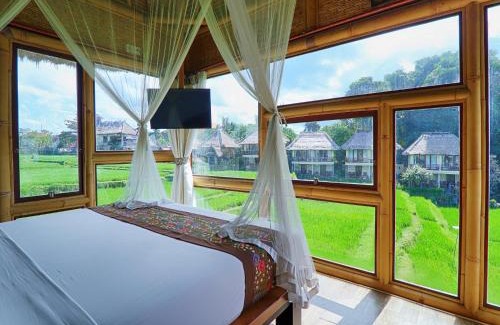 Ubud City-Centre Hotel | Relax at Biyukukung Suite & Spa with Pool and Ocean Views