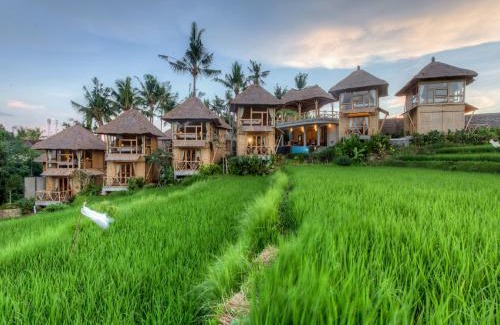 Ubud City-Centre Hotel | Relax at Biyukukung Suite & Spa with Pool and Ocean Views