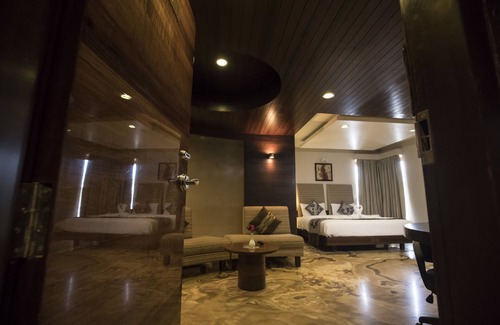 Rajkot Hotel | Discover Bizz The Hotel: 4-Star Family-Friendly Retreat