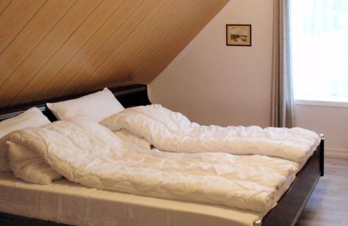 Vinnes House | Pet-Friendly Retreat at Bjørkeneset with Spa & Breakfast