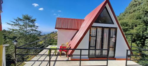 Nagarkot Apartment | Enchanting BJ's Farmhouse with Cozy Fireplace for Families