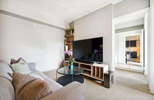 Gamle Oslo Apartment | Bjørvika City Center Oslo double bed and sofa bed