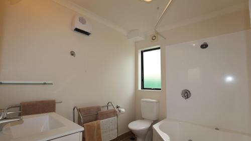 Pukekohe Hotel | Discover Bk's Counties Motor Lodge: Family-Friendly Retreat