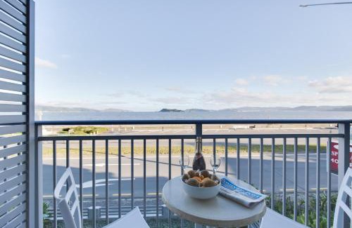 Petone Hotel | Premier 5-Star BKs Motel Esplanade - Family Friendly Stay