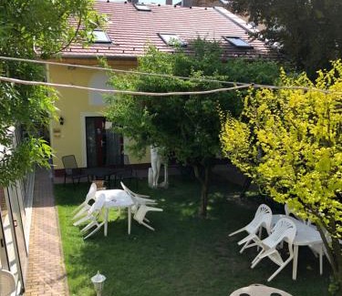 Szeged Apartment | BL Luxus Apartman: Rated 9/10 with Private Pool & Breakfast