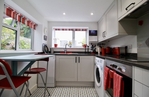 Seaford Apartment | Blachington Cottage: Central Location for Family Getaways