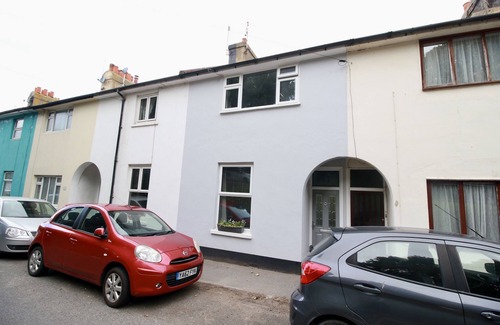 Seaford Apartment | Blachington Cottage: Central Location for Family Getaways