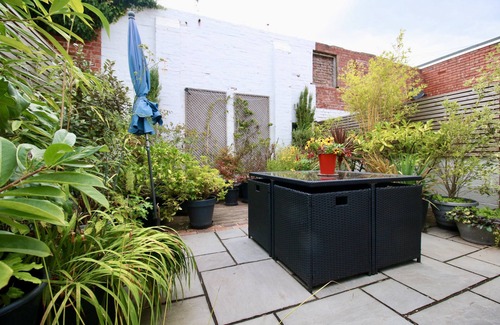 Seaford Apartment | Blachington Cottage: Central Location for Family Getaways