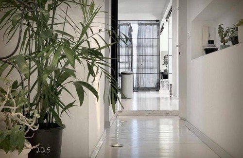 Tel Aviv City Center Apartment | Black and White: Guest Rated 10/10 with Family Amenities